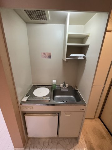 ユナイト石川町エドワードの杜のキッチン|コンパクトなキッチンで掃除もラクラク