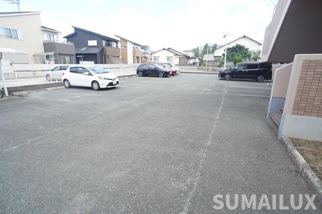 熊本市北区清水新地１丁目の賃貸マンションの駐車場