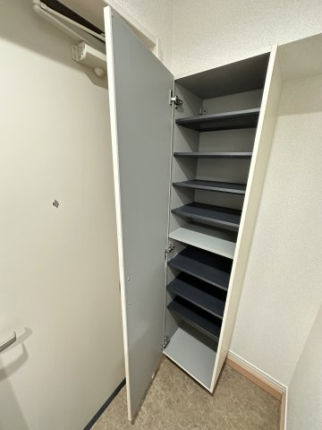 ベイルーム北久里浜の玄関|収納もある玄関です