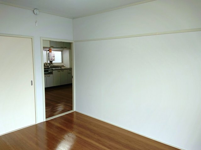 ラパンビルディング反町の洋室|広々とした洋室です