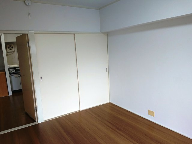 ラパンビルディング反町の洋室|広々とした洋室です