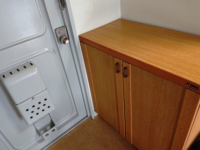 ラパンビルディング反町の玄関|明るい玄関です