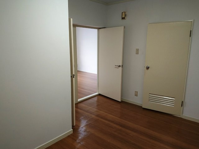 ラパンビルディング反町の洋室|スタンダードな洋室です