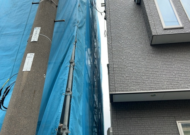 【バルコニー】 | 一般的なバルコニーは、奥行1.5ｍ程ですが、ワイルドバルコニーは2ｍまで広がっています。そのため洗濯物の間隔をあけ干すことができ、乾きやすいというメリットや、ガーデニングが楽しめる等の特徴があります。