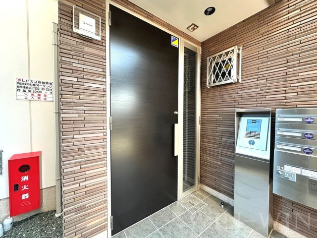 D-room kumeのエントランス