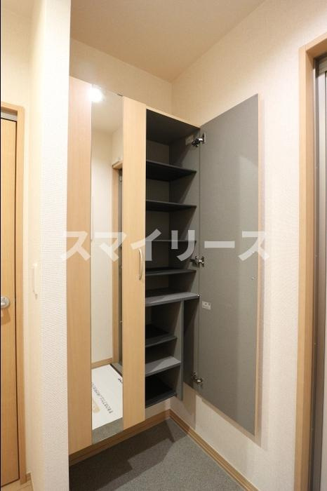 クレシアコートの玄関