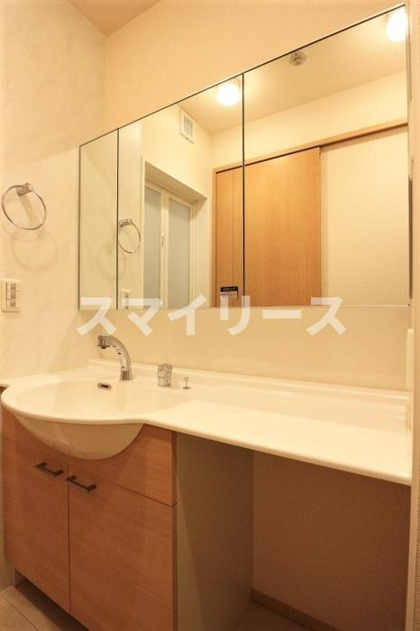 クレシアコートの洗面所