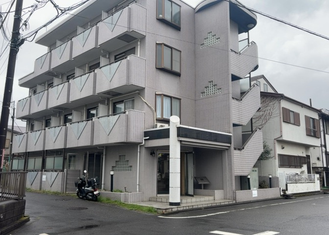 【外観】 | メゾンドクレディ | マンションの外観は非常に重要なポイントです！外観の善し悪しは資産価値に大きな影響を与えます。外観のいいマンションを購入することで、高値で売却がしやすく、買い手が見つかりやすいというメリットがあります。