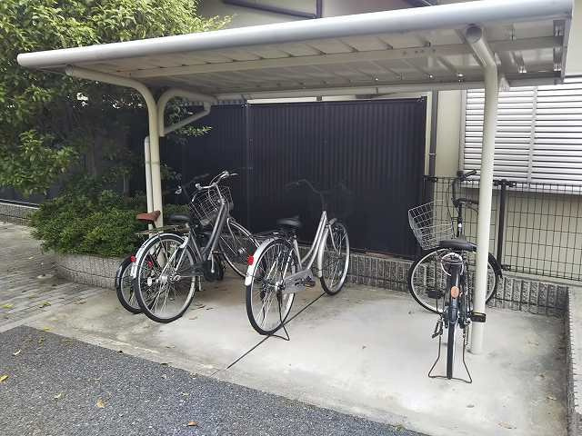 レオパレス比叡のその他|屋根付駐輪場