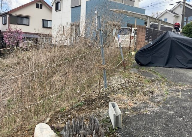 【外観】 | 物件の詳細については、現地を見てわかること以外に、役所や法務局などで調べないとわからないことがあります。そのため、現地に行く場合は、もしこの物件を買ったらどのような生活ができるかをイメージしましょう。