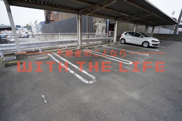 プロスペールSV【キャッシュバック対象物件】の駐車場|駐車場に車を止められます