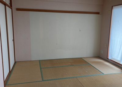 【寝室】 | サンクレイドル橋本 | 寝室でゆっくりと過ごすためにはベッド周りの適度な空間を担保することや窓の位置、照明の明るさ、寝室の広さなどを考える必要があります。自身や家族の構成とライフスタイルに併せて寝室にする部屋を選びましょう！