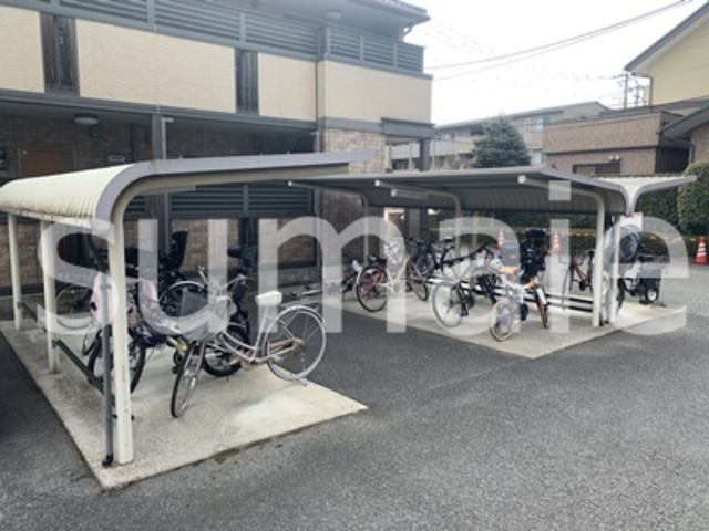 ウィスタリア　Cのその他共用部分|敷地内駐輪場。