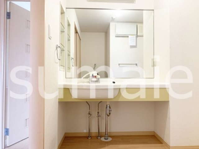 ウィスタリア　Cの洗面所|独立洗面台。