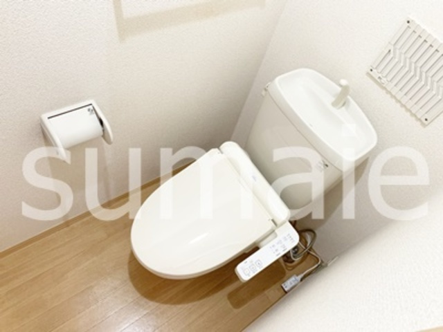 ウィスタリア　Cのトイレ|温水洗浄付トイレ。