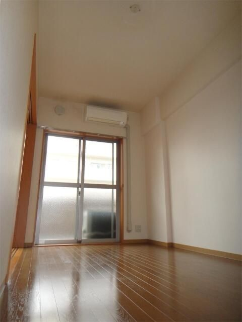 フェイム　イッサの居間・リビング