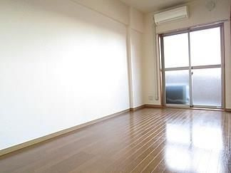 フェイム　イッサの寝室