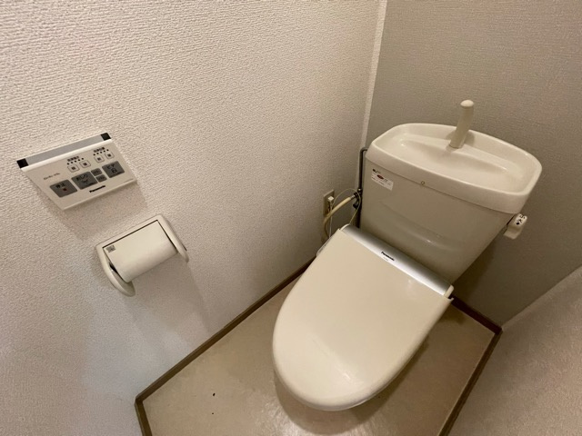 ウォシュレット付きのトイレです！