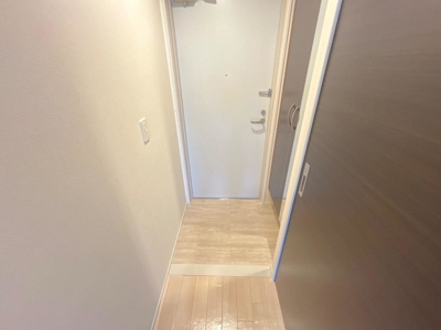 【玄関】 | ユニヴァリィ県庁東