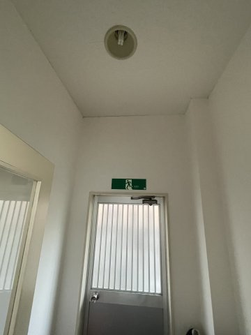入野町6300-1店舗の玄関|裏口