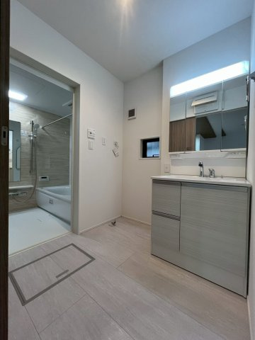 COMEAYUKAWAの内装