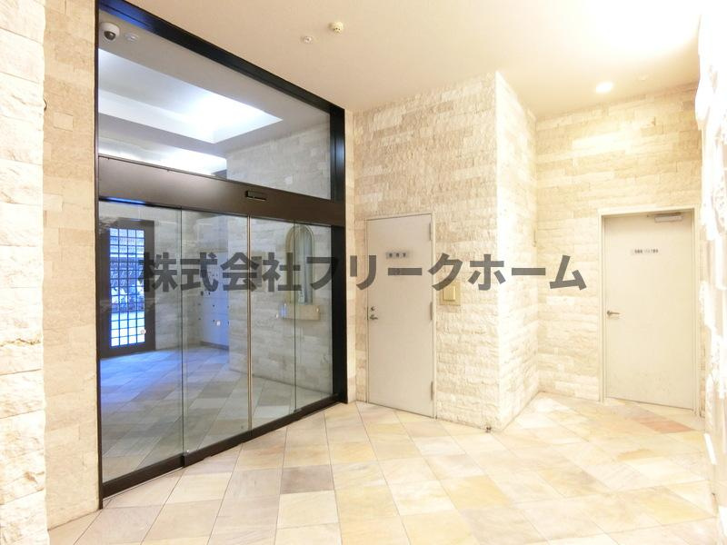 武蔵野市吉祥寺本町１丁目の賃貸マンションのロビー