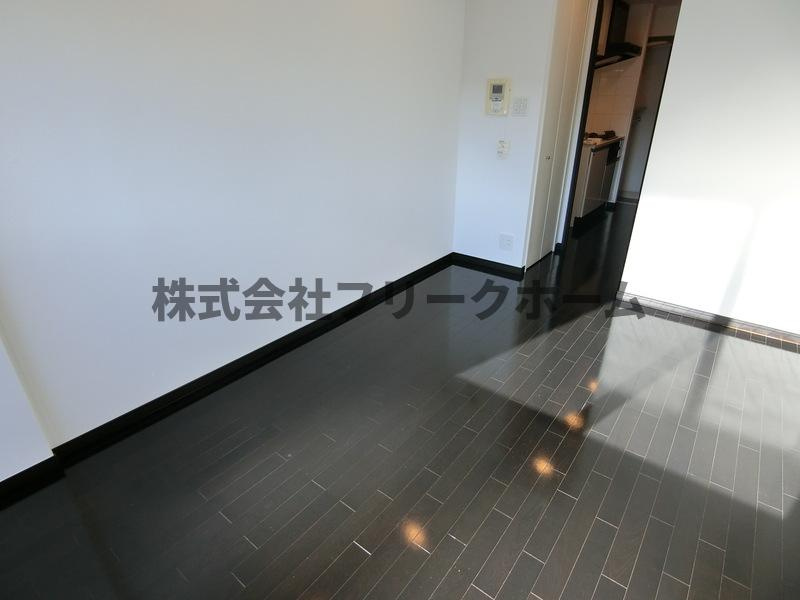 武蔵野市吉祥寺本町１丁目の賃貸マンションの居間・リビング