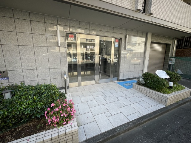 クレシェンドのエントランス