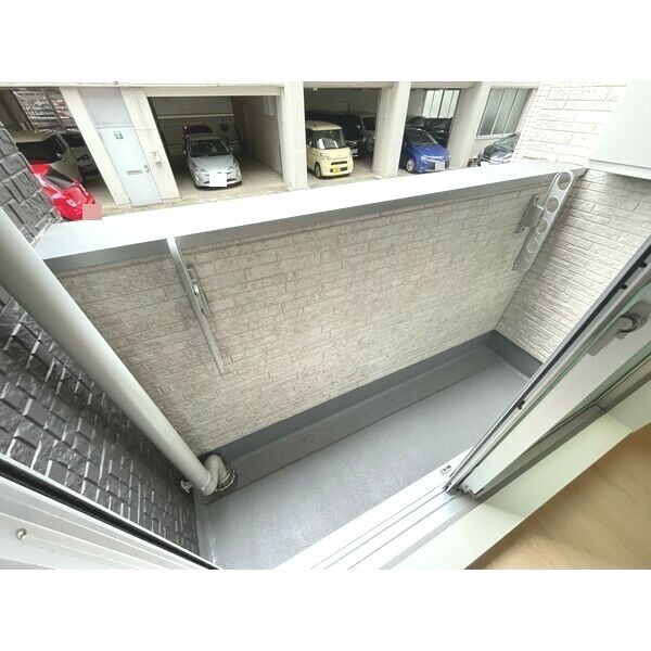 リブラ金山　名古屋市賃貸　仲介手数料無料のバルコニー
