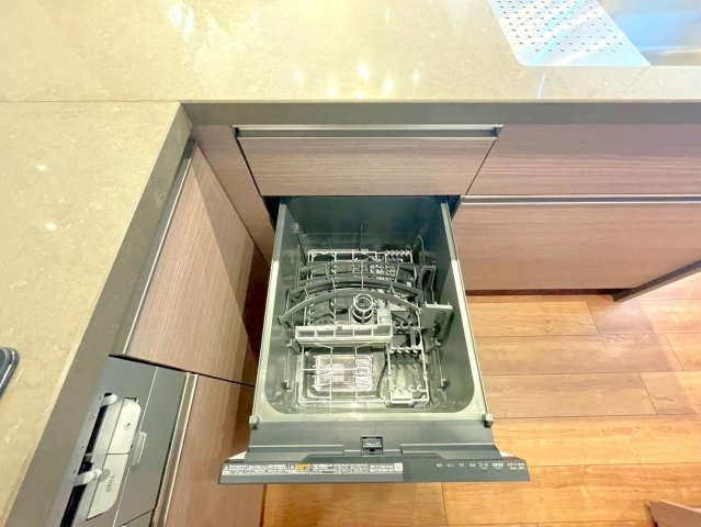 TV＆家具付き２ＬＤＫ◆ペット飼育可能◆「烏丸御池」駅徒歩８分◆ネバーランド御所南のキッチン|食器洗浄乾燥機