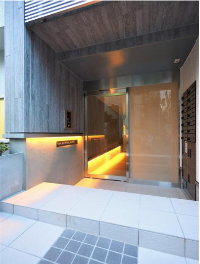 練馬区中村１丁目の賃貸マンションのエントランス