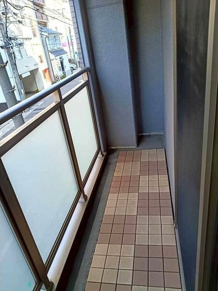 ルピナス泉のバルコニー