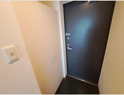 ミュプレ江坂の玄関