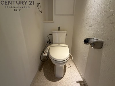 シンプルで使いやすいトイレです♪