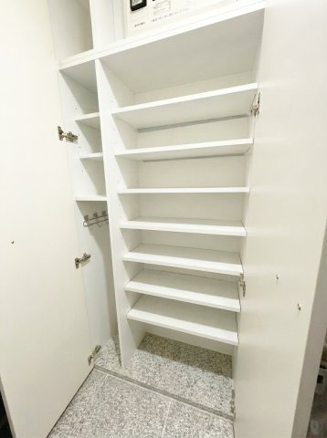 PREMIUM CUBE 中野新橋の収納|AI生成による家具家電削除加工を加えたものを含みます。