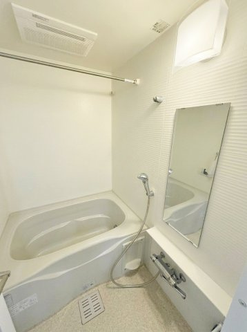 PREMIUM CUBE 中野新橋の浴室|AI生成による家具家電削除加工を加えたものを含みます。