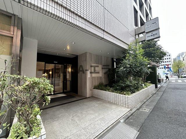 アーク銀座ビルディング　7Fのエントランス