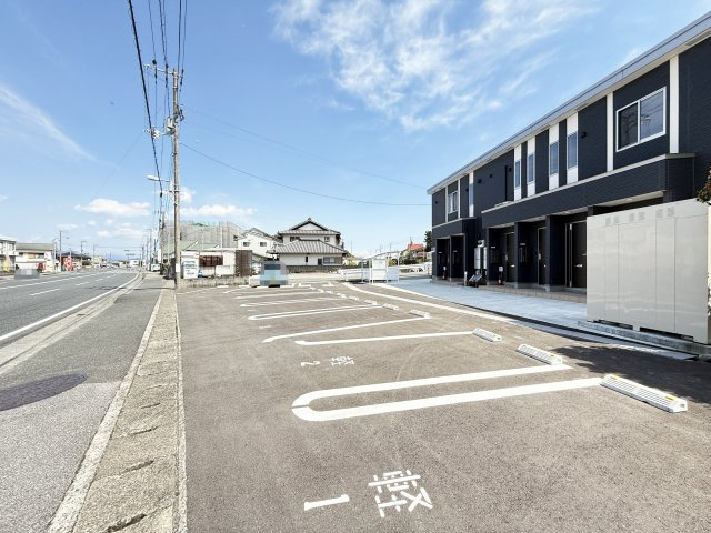 コーポ フジヤマの駐車場