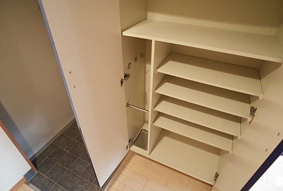 アムール住吉の玄関