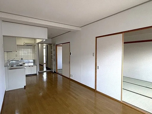 ベルヴィ本山中町の居間・リビング