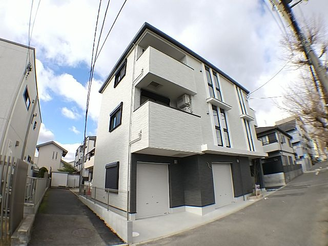 ストラッセ芦屋の外観