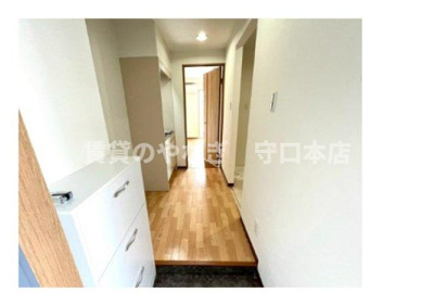 【玄関】 | REVO門真 | 収納もある玄関です