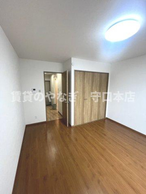 【居間・リビング】 | REVO門真 | きれいな洋室です