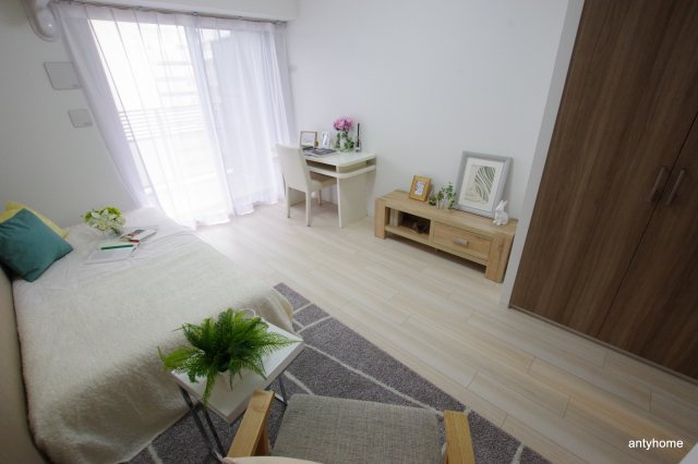 クレストコート靭公園　仲介手数料無料の居間・リビング