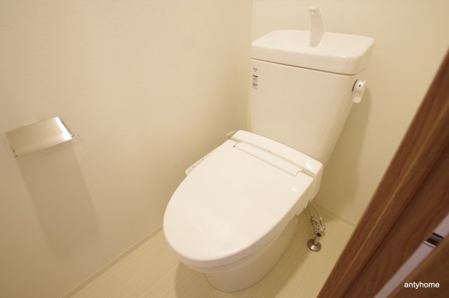 クレストコート靭公園　仲介手数料無料のトイレ