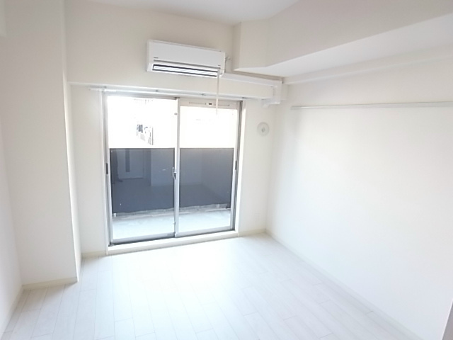 ファステート神戸アモーレの洋室