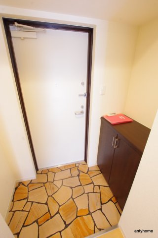 エクセレント上新１7　仲介手数料無料の玄関