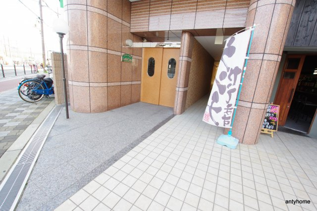 エクセレント上新１7　仲介手数料無料のエントランス