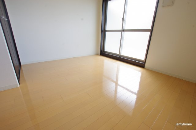 エクセレント上新１7　仲介手数料無料の洋室