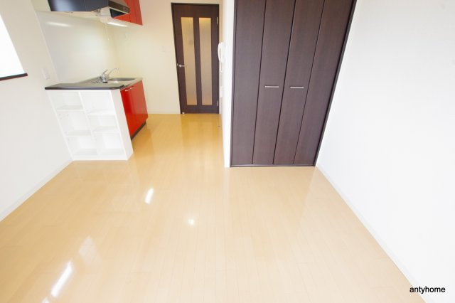 エクセレント上新１7　仲介手数料無料の洋室